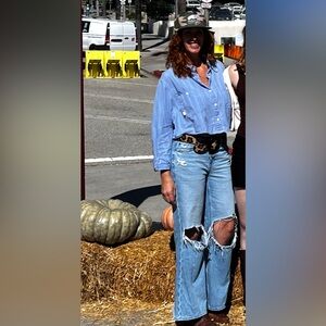 SUPER CUTE “Corey” Cropped Button-Down Shirt | BLUE | M